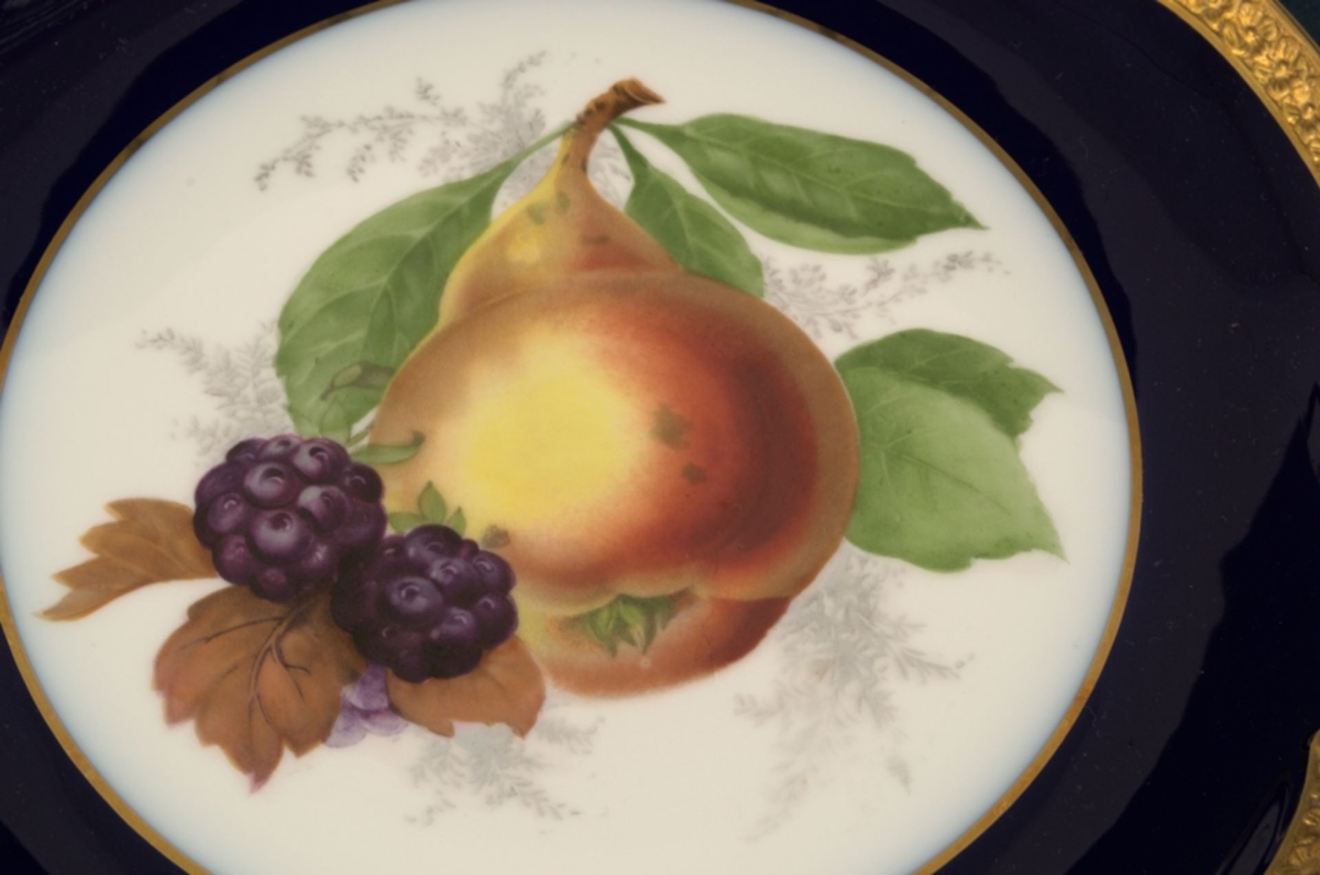 6 prachtvolle Rosenthal Obstteller mit versch. Obstdekor (lithographiert), von breiter bläulicher B - Image 11 of 14