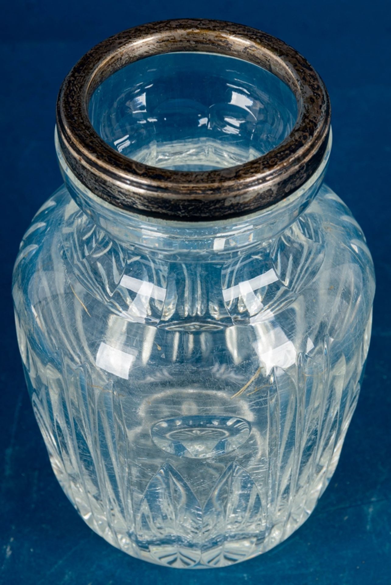 Bauchige Kristallglas-Vase mit 835er Silbermontur, diese dat. 24.12.1950, stärkere Gebrauchsspuren, - Bild 3 aus 5