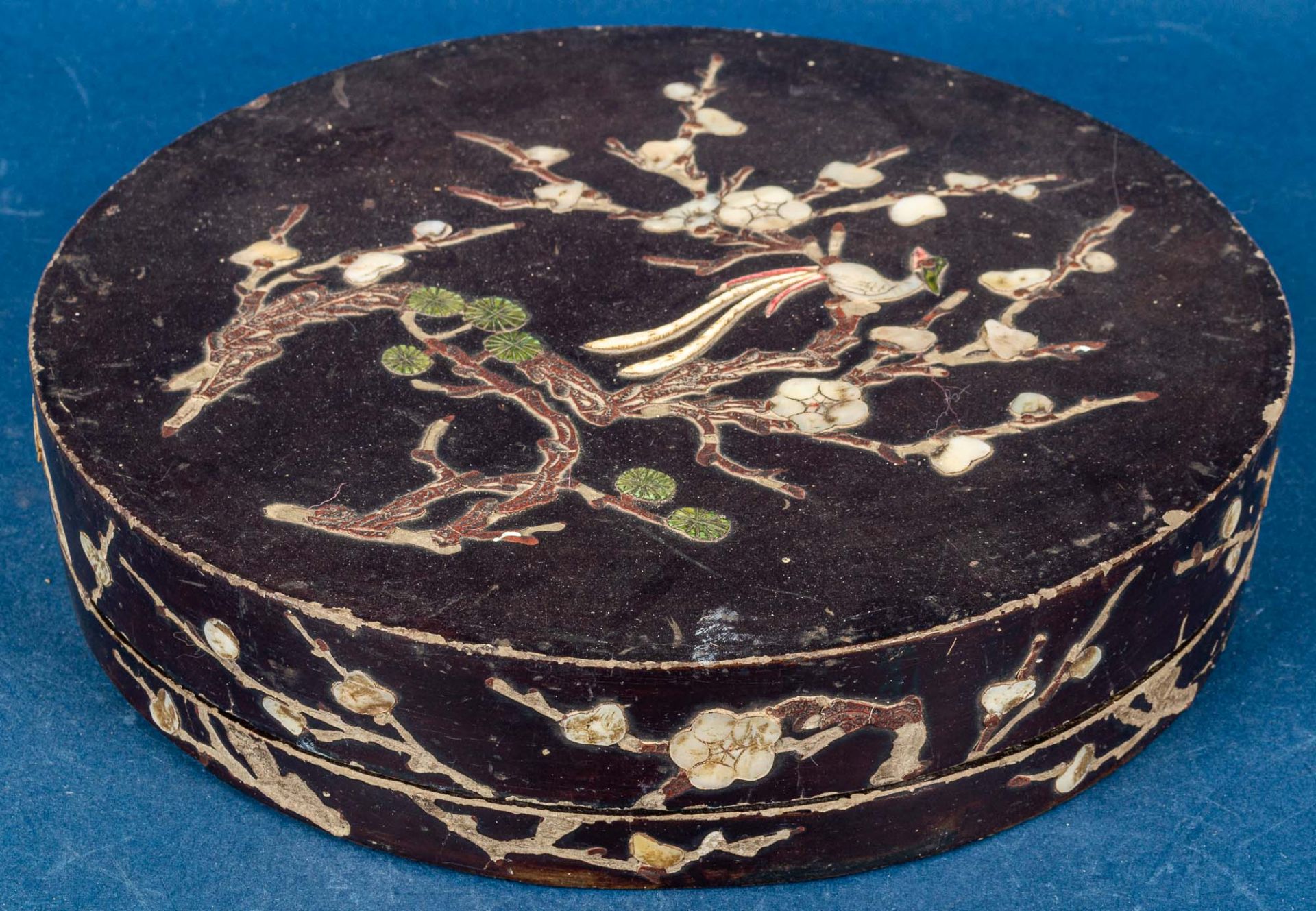 Rundes Vorspeisenset in schwarzem Lackkasten, China Qing - Dynastie, Anfang 20. Jhdt., Durchmesser  - Bild 2 aus 8