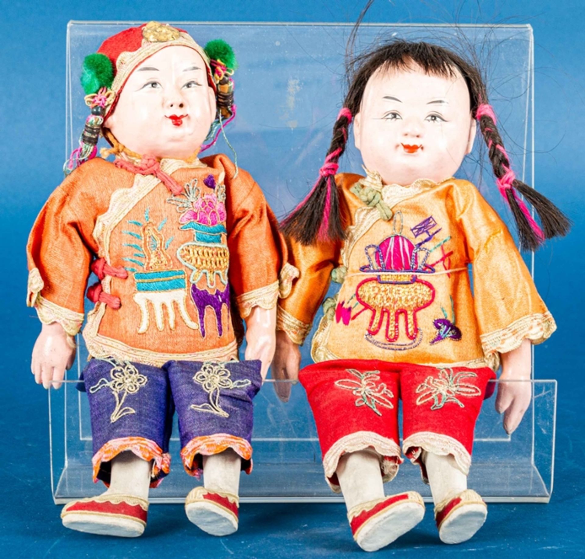 "Junge & Mädchen". paar antiker, wohl chinesischer Puppen. Die Kinderfiguren mit beweglichen Armen