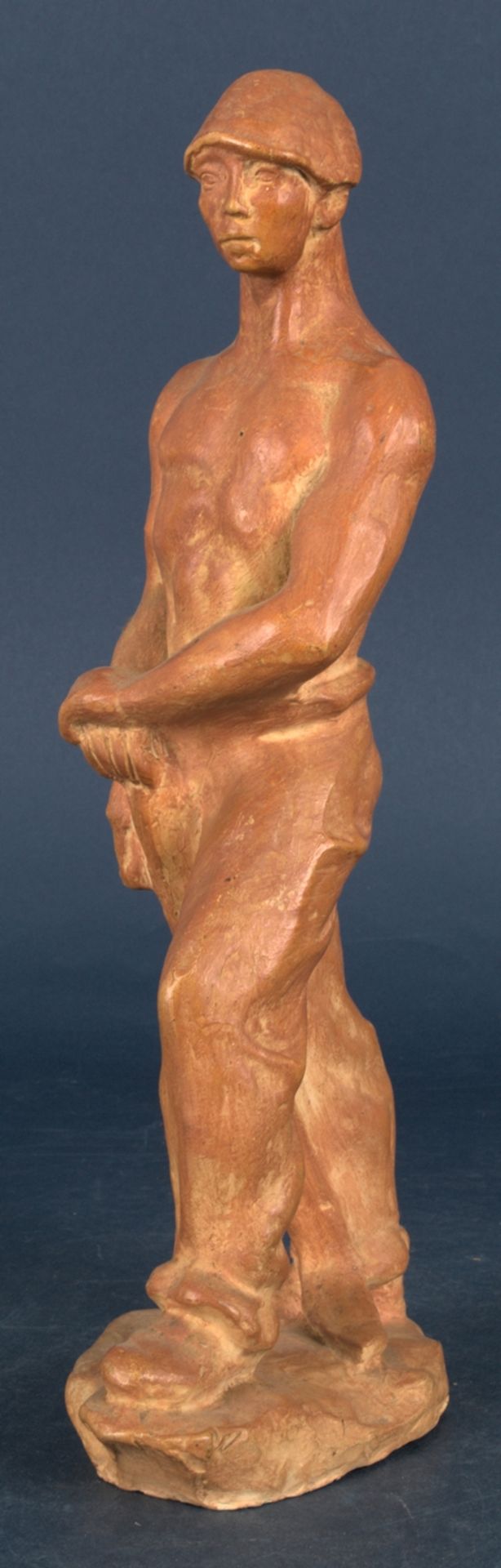 "Bergmann" - bräunlich bemalte Gipsfigur eines entschlossen wirkenden Bergarbeiters mit freiem Ober - Image 3 of 10