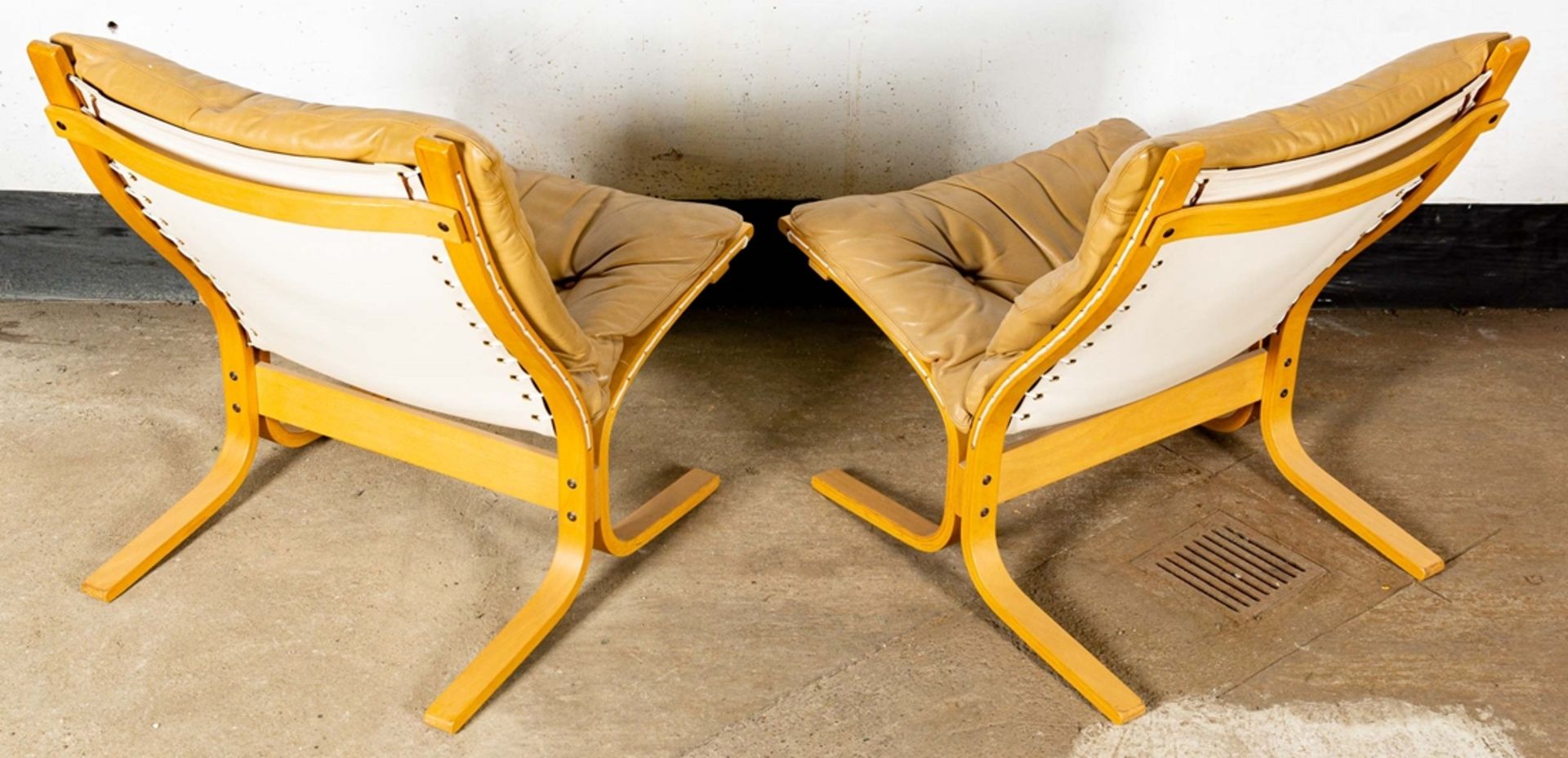 Paar bequemer Siesta-Sessel, beigefarbene Lederbezüge, Konstruktion aus gebogenem Weißbuchenschicht - Bild 3 aus 14