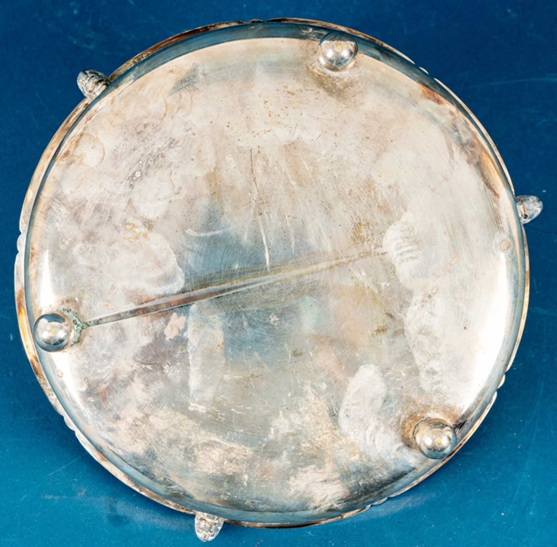 Runde Obstschale, auf 3 Kugelfüßen stehend, Metall versilbert, um 1930, Durchmesser ca. 22,5 cm, gu - Bild 7 aus 8