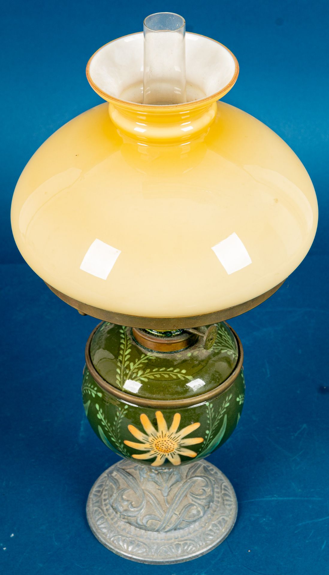 Antike Petroleumlampe, deutsch um 1920, Höhe ca. 45 cm, unperfekter Erhalt. - Image 2 of 8
