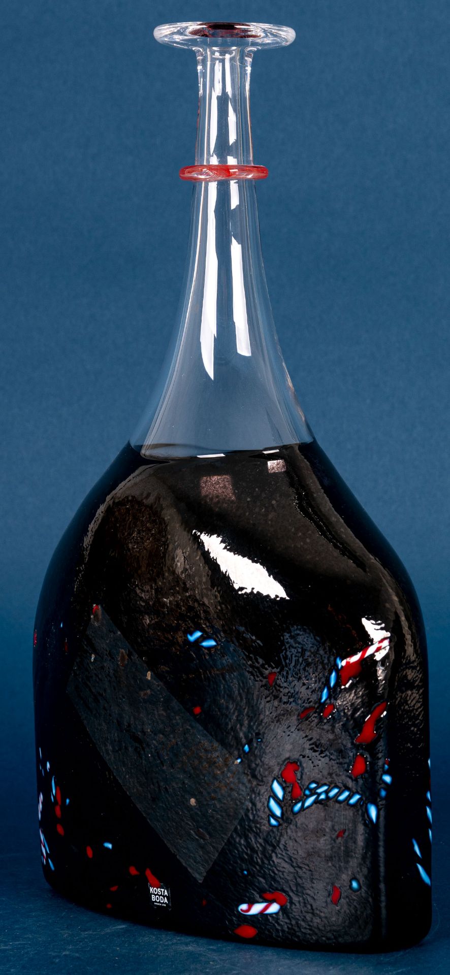Große KOSTA - BODA Flaschenvase, Entwurf des Vertil Vallien, Modellno. 7080525, schwarz überfangene - Bild 4 aus 13