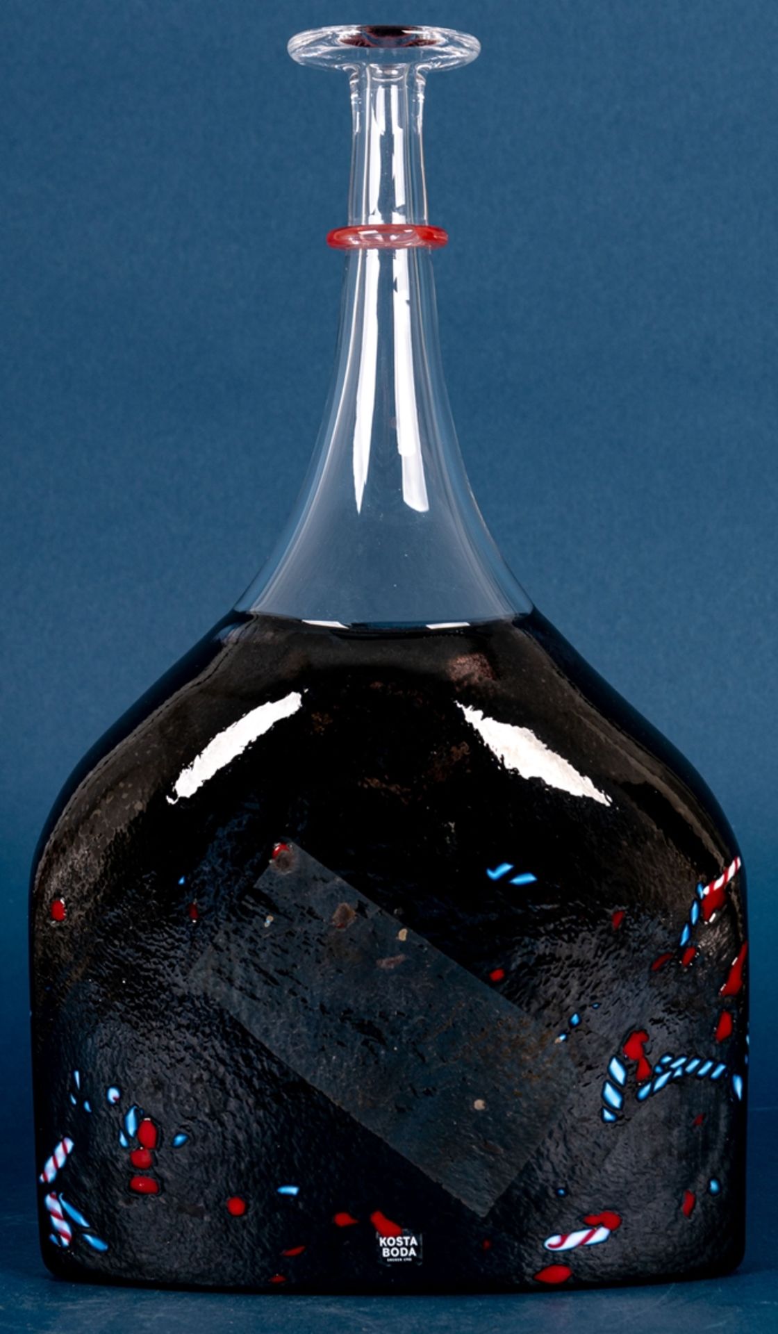 Große KOSTA - BODA Flaschenvase, Entwurf des Vertil Vallien, Modellno. 7080525, schwarz überfangene - Bild 5 aus 13