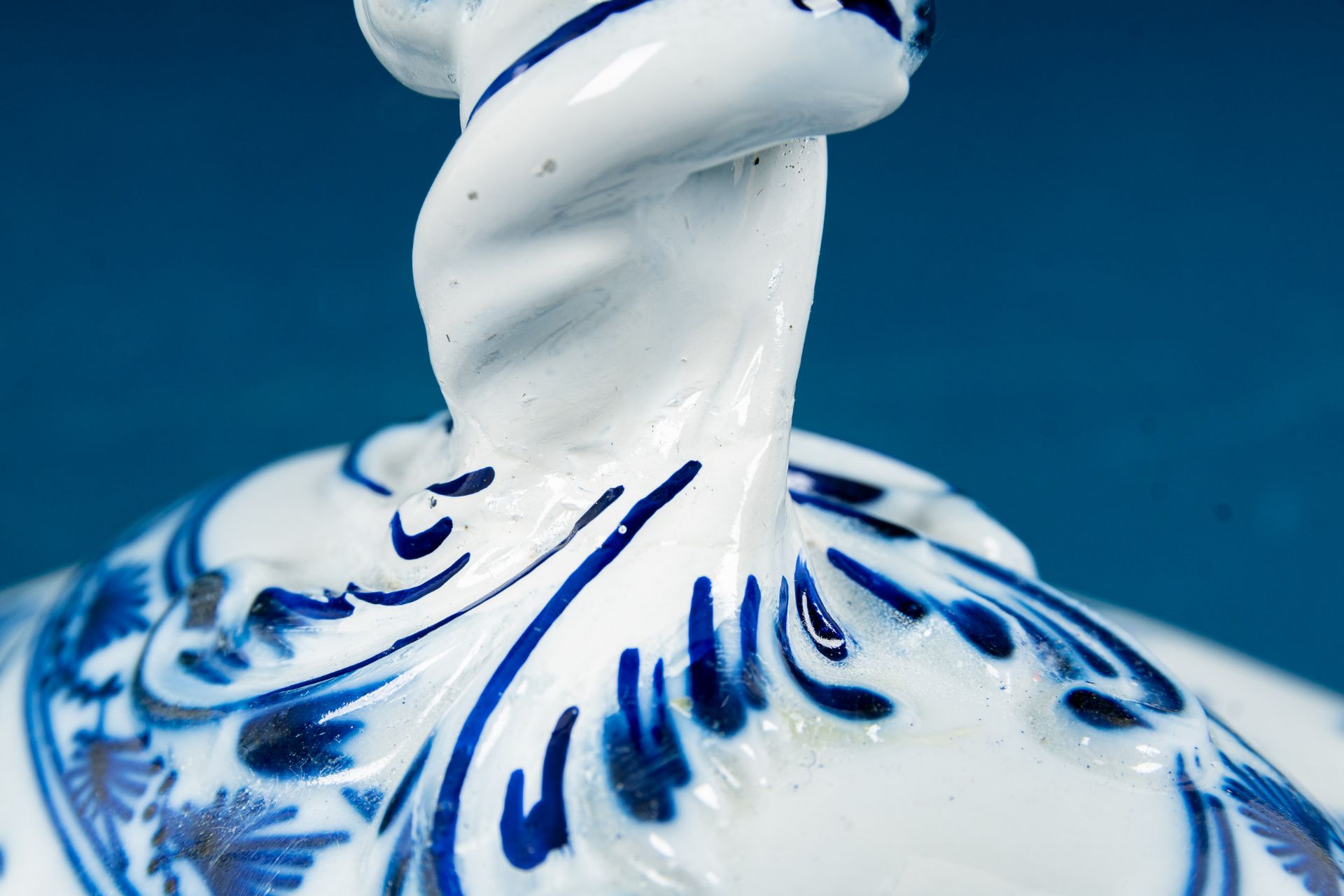 Ovale Deckelterrine, STADT MEISSEN , Weißporzellan mit bläulichem Zwiebelmusterdekor. Schöner, rest - Image 13 of 13