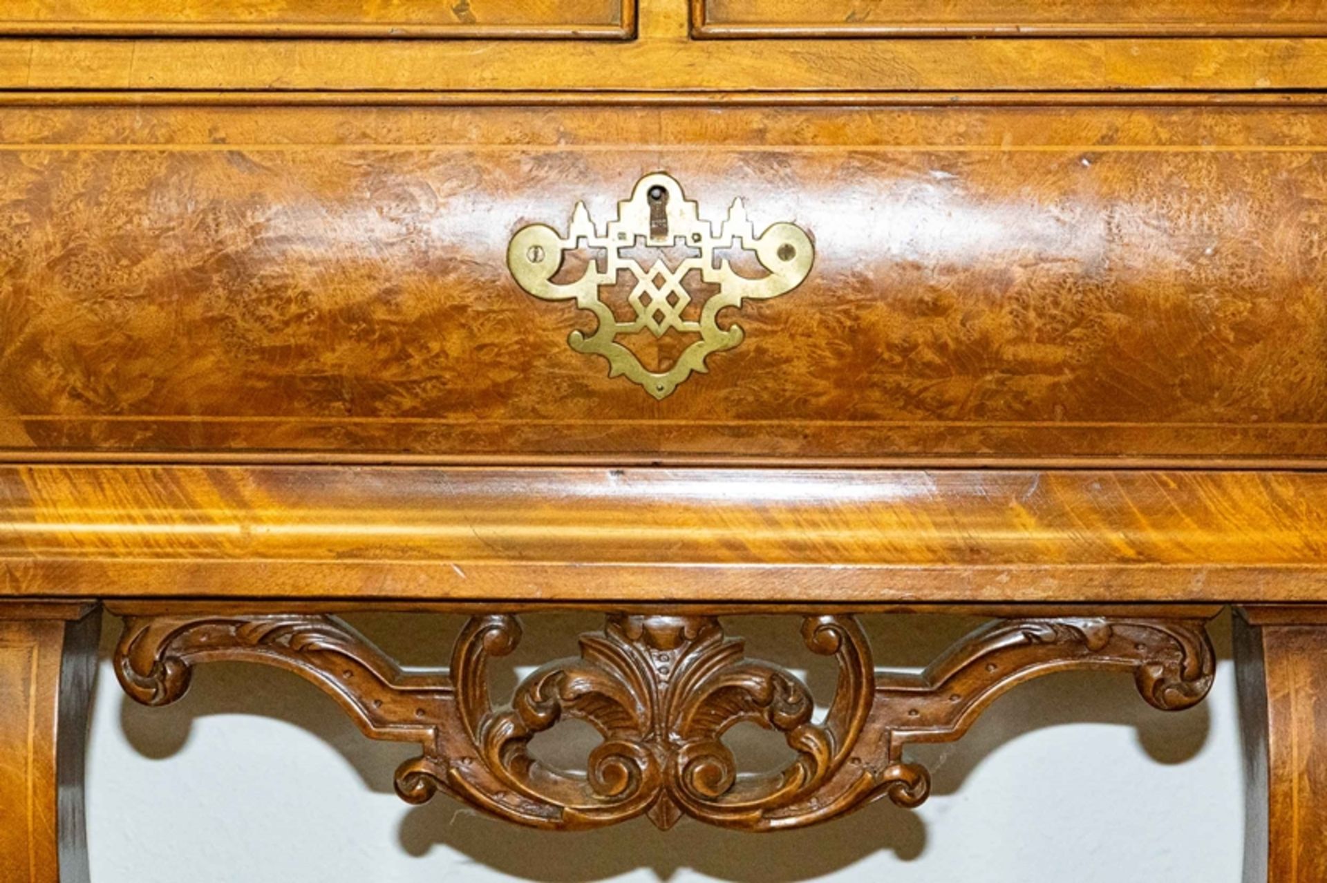 Eleganter Vitrinenschrank, Holland 19. Jhd., 2-türiger Glasaufsatzschrank mit verglasten Seitenteil - Bild 12 aus 22