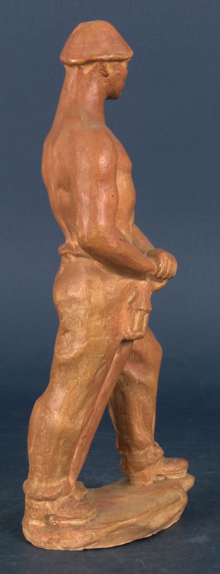 "Bergmann" - bräunlich bemalte Gipsfigur eines entschlossen wirkenden Bergarbeiters mit freiem Ober - Image 6 of 10