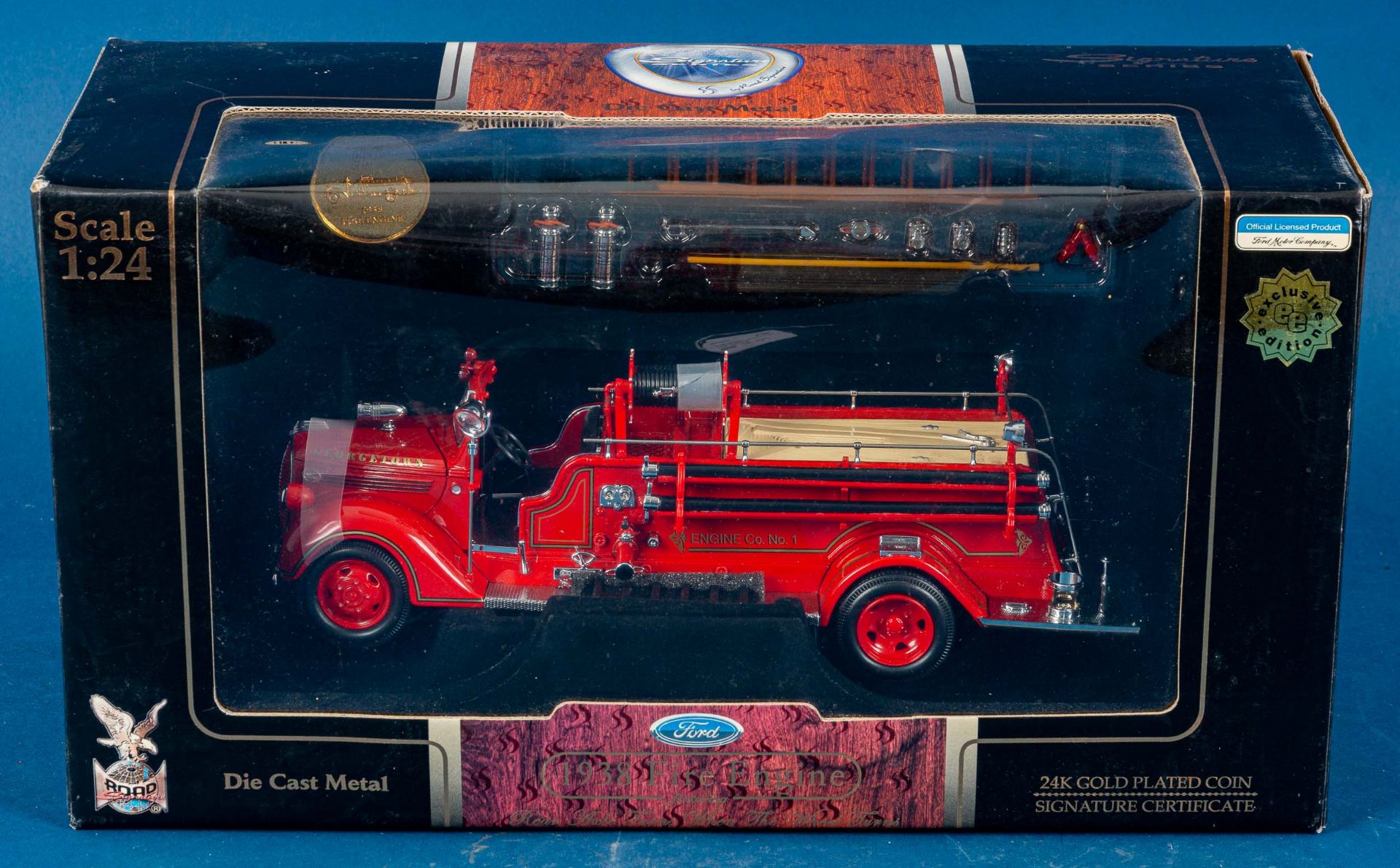 2 orig. verpackte "FIRETRUCKS", Maßstab 1:18, Ford-Modell Feuerwehr-Autos. Ungeprüft. - Bild 4 aus 20