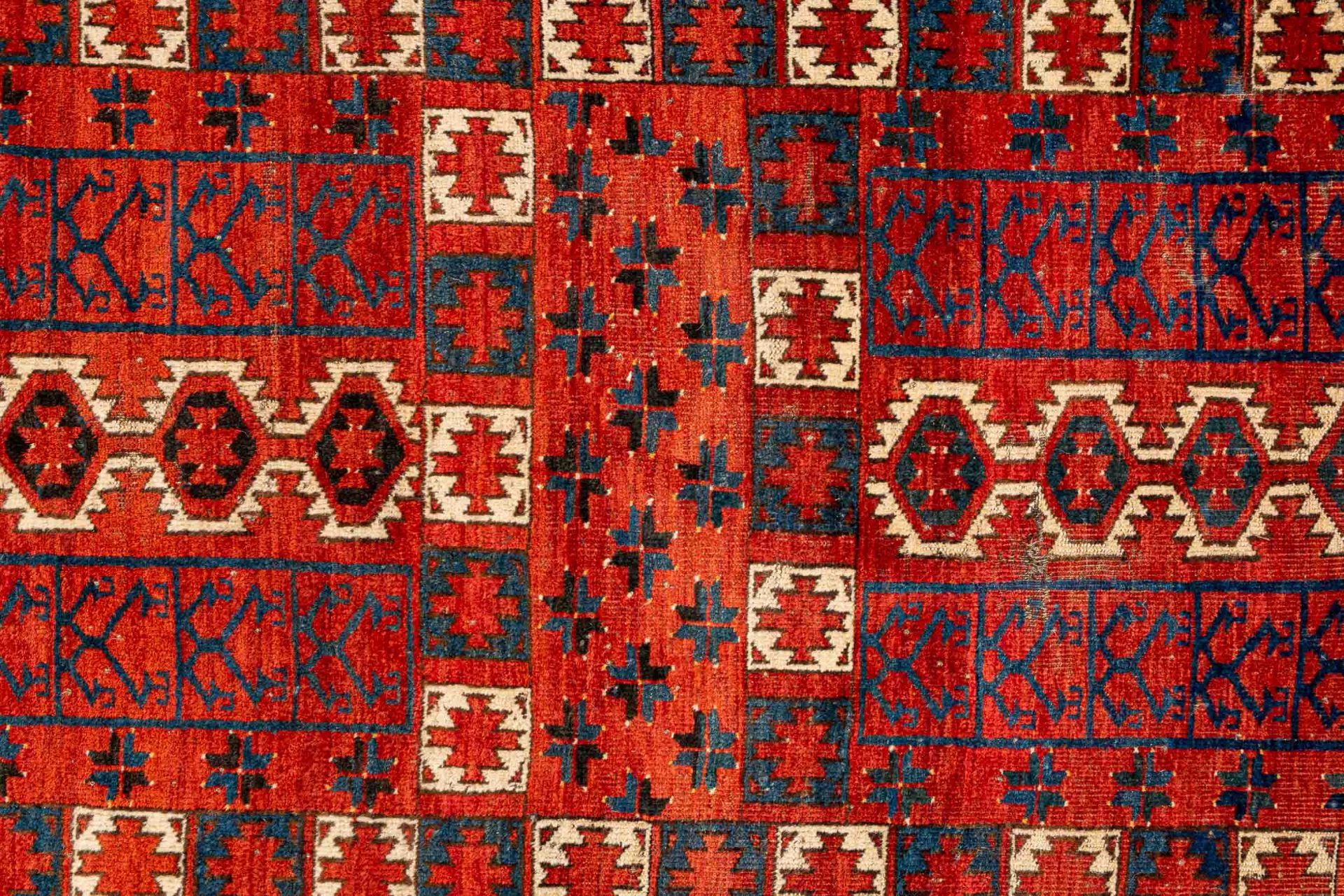 Antiker Ersari Engsi, Turkmenistan 2. Hälfte 19. Jhdt., Format ca. 178 x 140 cm. Glänzende Bergscha - Image 5 of 8