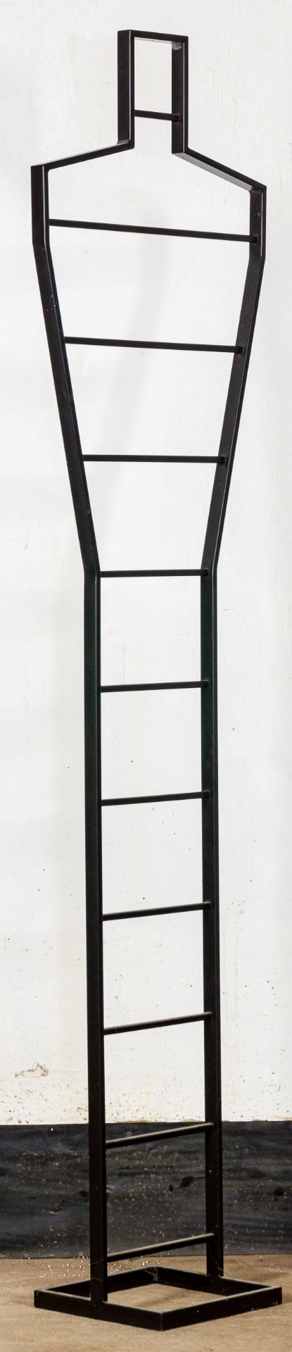 Kleiderständer, mattschwarz lackiertes Metallgestell, 1980/90er Jahre, Höhe ca. 181 cm. Guter Erhal - Bild 3 aus 3
