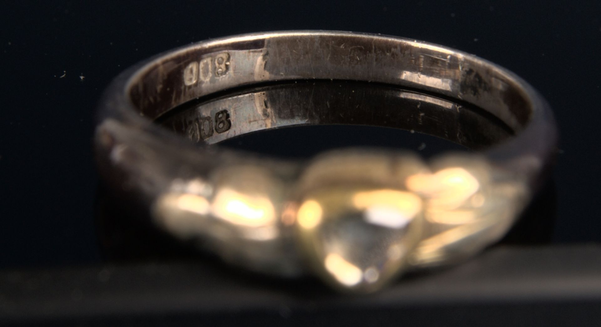 Antiker Damenring. 800er Silberfassung mit einem Innendurchmesser von ca. 16 mm. Ringschiene mit vo - Image 5 of 7