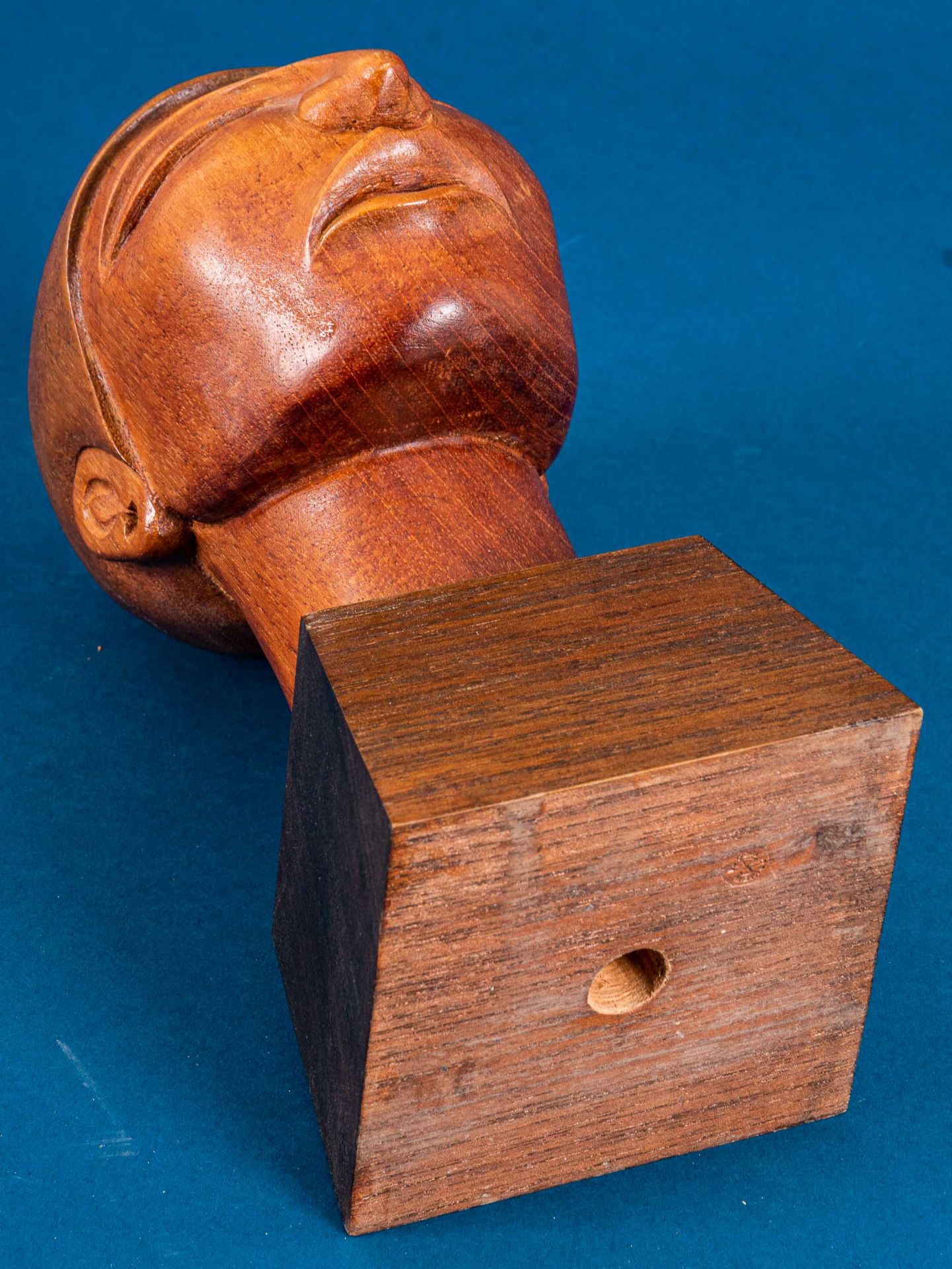 Kopf eines jungen Mannes, geschnitzter Holzkopf des Jose´ Pinal (1913 - 1983), war ein bekannter me - Bild 12 aus 14