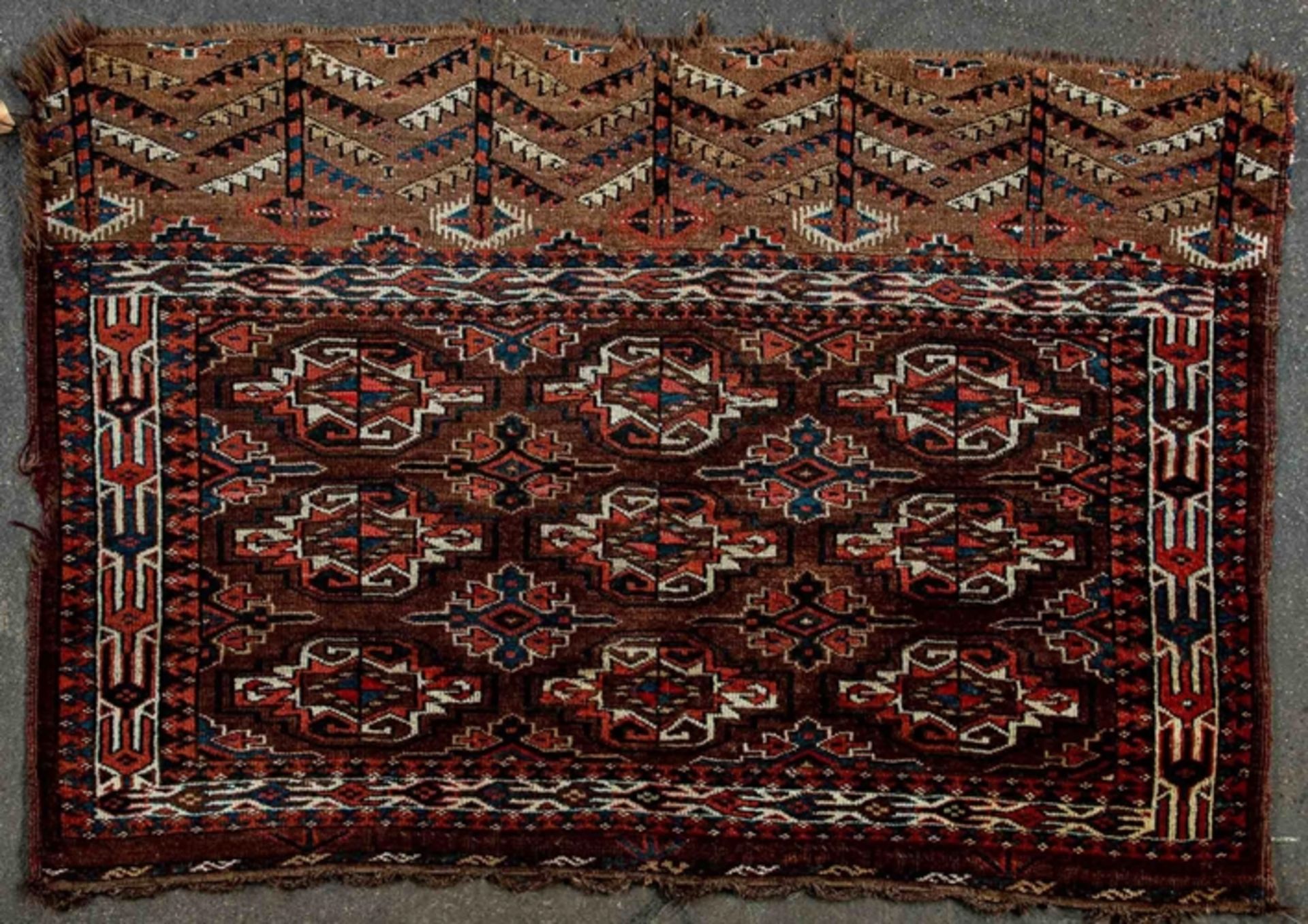Kleiner Yomud "Tschowall", Turkmenistan 19. Jhdt., Format: ca. 114 x 77 cm. Wolle geknüpft auf Woll