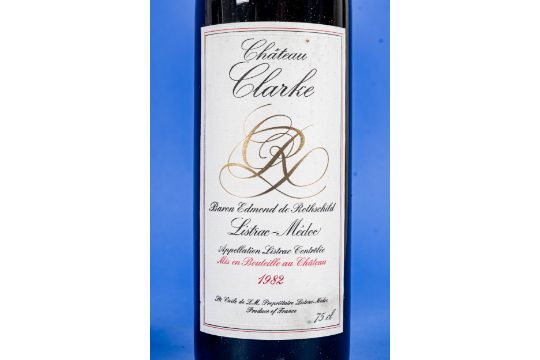 2 Flaschen "1982er Chateau Clarke Rothschild" Listrac-Medoc, je 0,75 Liter, minimalst differierende - Bild 6 aus 8