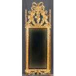 Prachtvoller Spiegel, Louis XVI um 1780/1800, polimentvergoldetes, beschnitztes Holz, eingesetzte ä