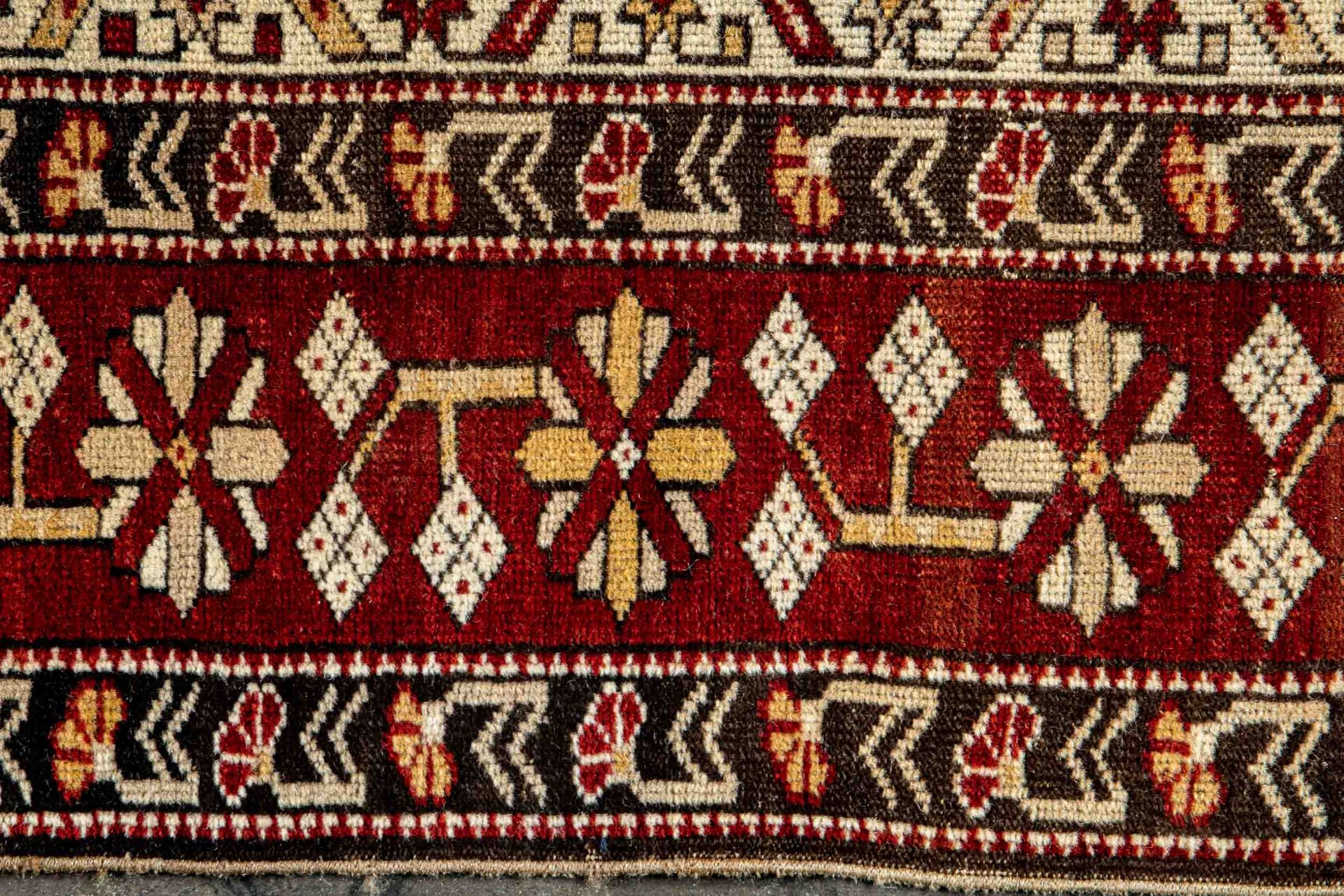 Selten feiner Kuba Shirwan, Ostkaukasus 19. Jhdt., Format: ca. 206 x 122 cm. Wolle geknüpft auf Wol - Image 3 of 5