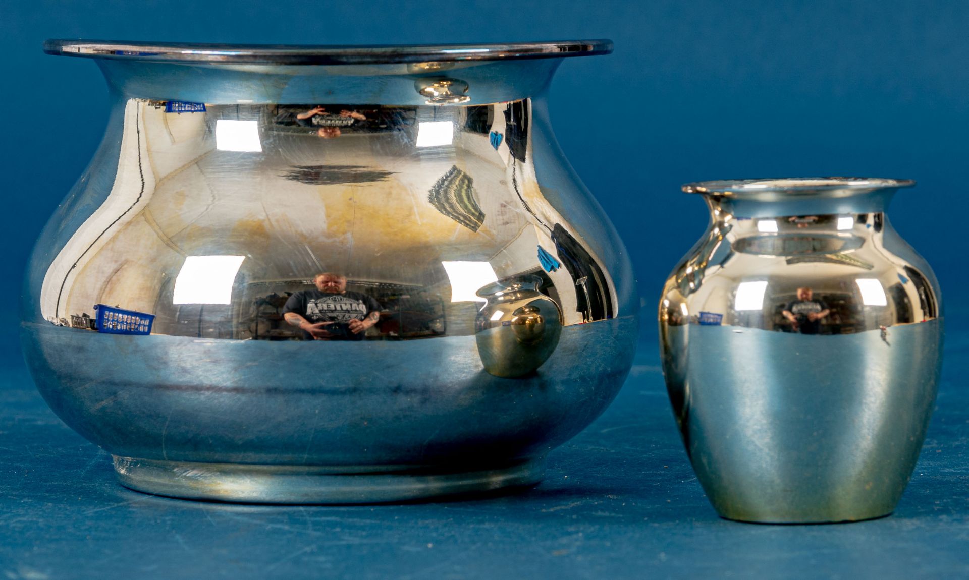 2 Tischvasen, Silber, bestehend aus großer bauchiger Vase aus 800er Silber (ca. 194 gr.), Höhe ca.  - Bild 3 aus 7