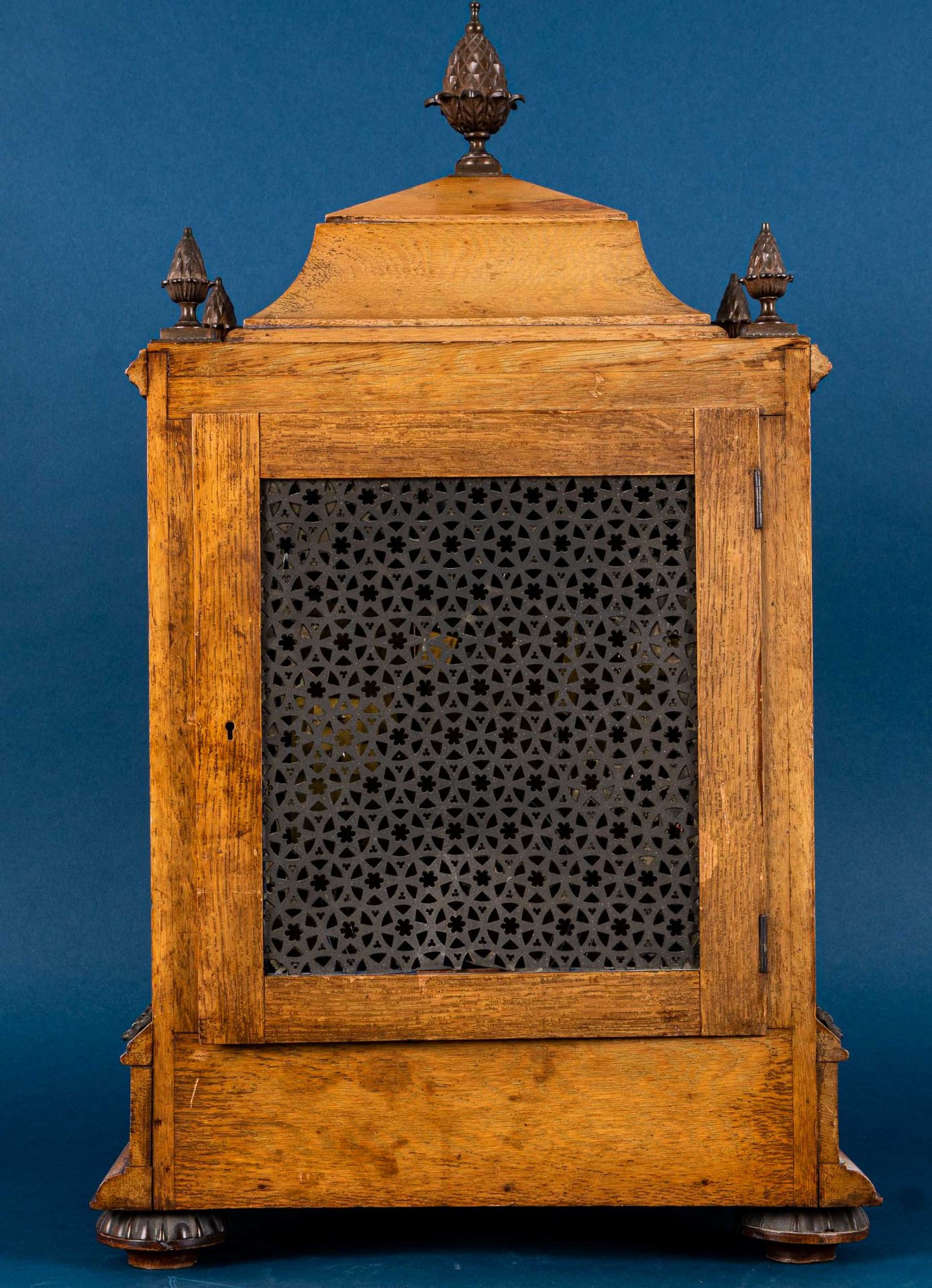 Große englische Kaminuhr, sogen. Bracket - Clock, Engl. um 1900/ 20. Massives Eichengehäuse, aufwän - Image 22 of 43
