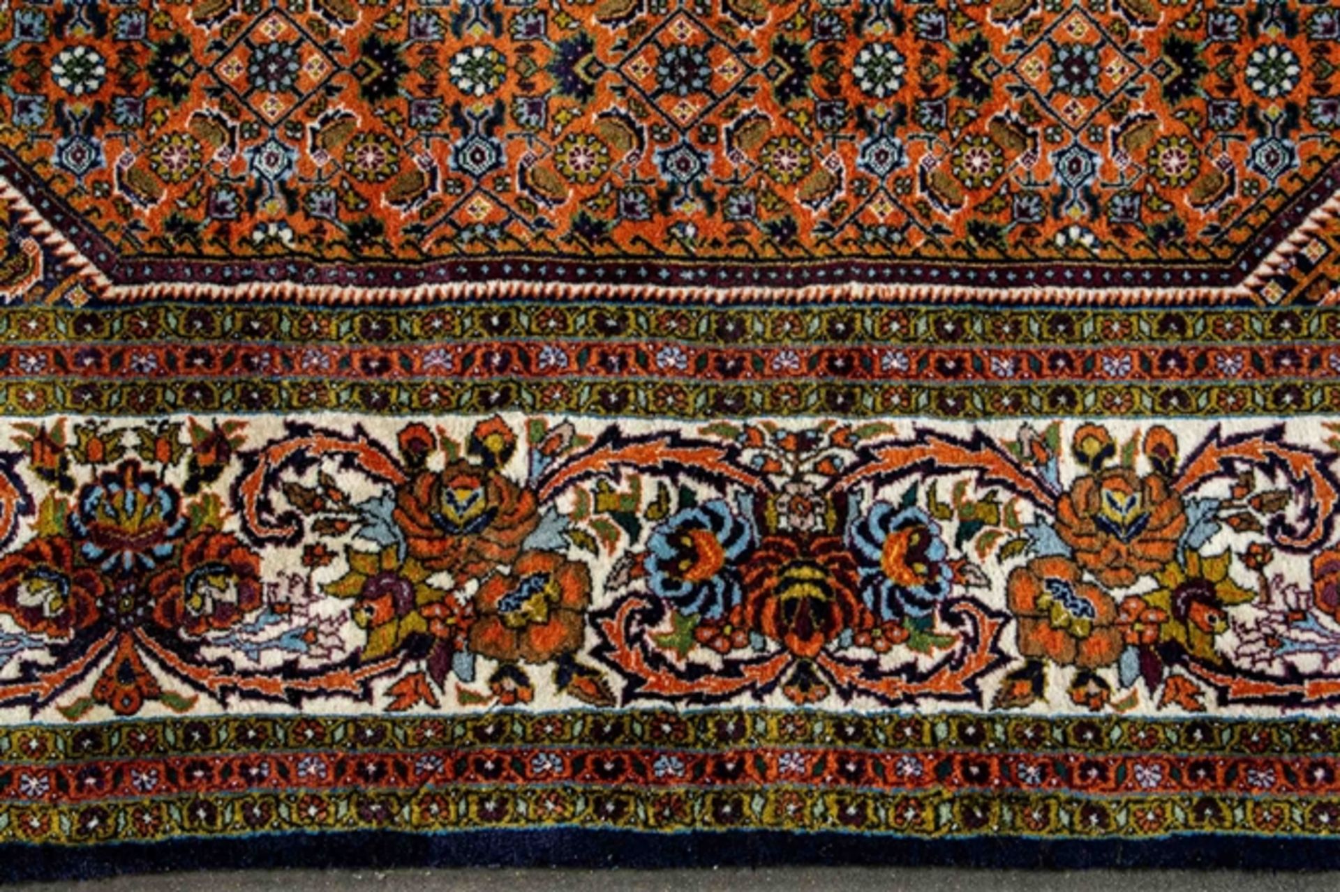 Großer MOUD-Teppich. Schwerer Teppich, Iran Ende 20./Anfang 21. Jhdt., ca. 339 x 252 cm, durchgemus - Image 5 of 7
