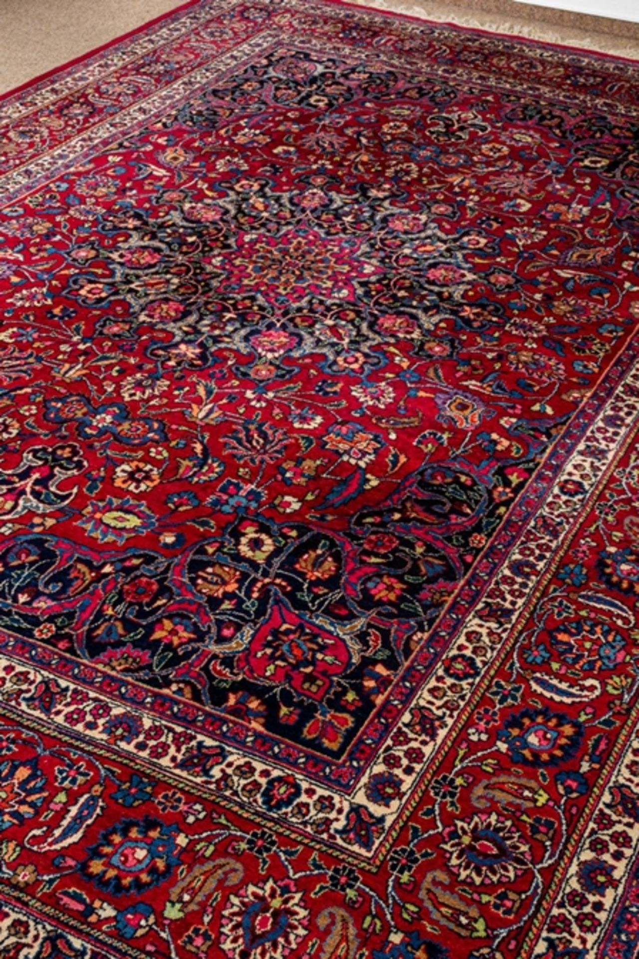 Mesched, iranischer Orientteppich, ca. 266 x 385 cm, guter, unperfekter Erhalt. In der Bordüre sign - Image 10 of 11