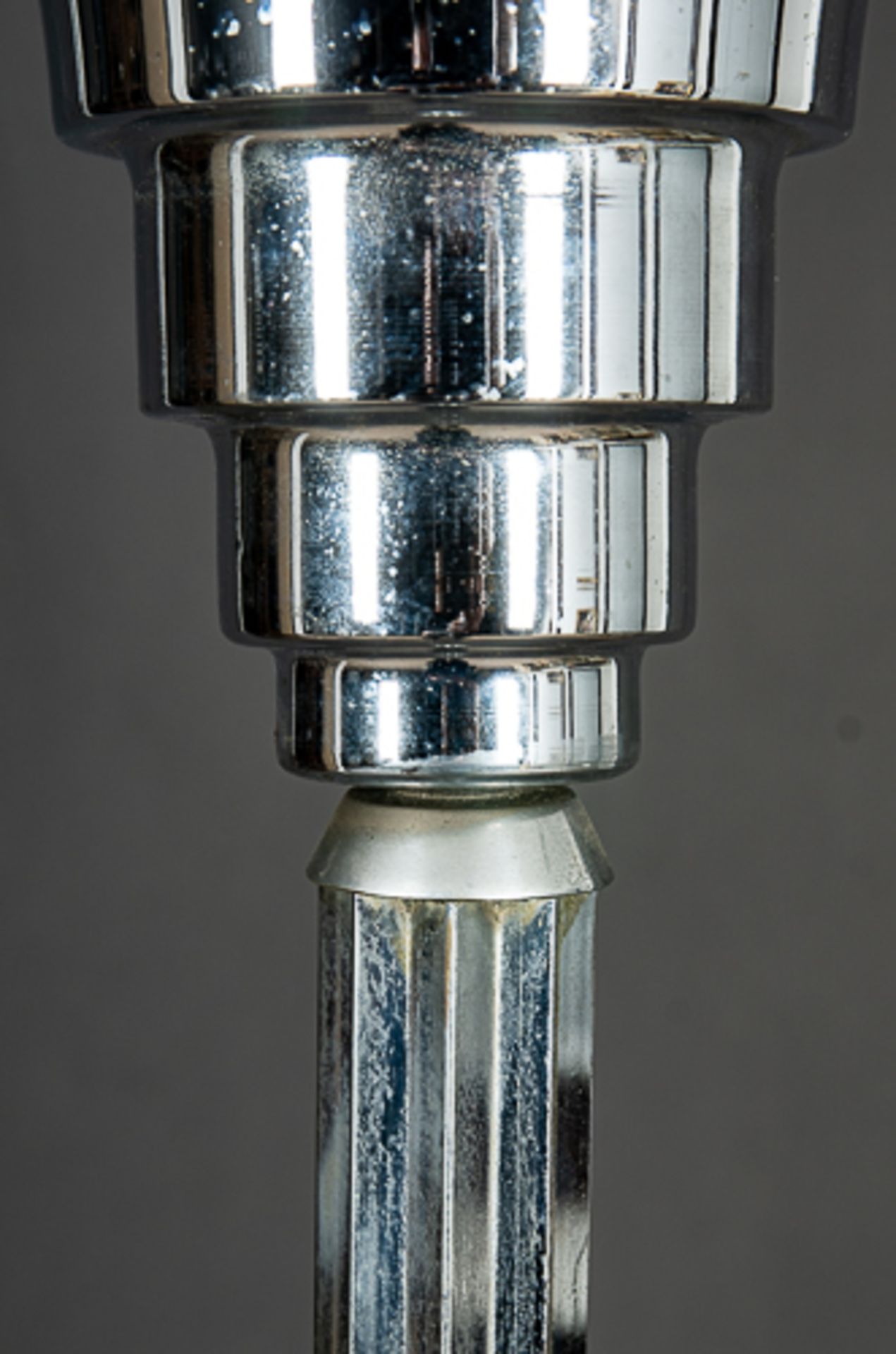 Antike Stehlampe (Deckenfluter), Art-Deco um 1925/30; verchromtes, mehrteiliges Metallgestell; Höhe - Bild 4 aus 5