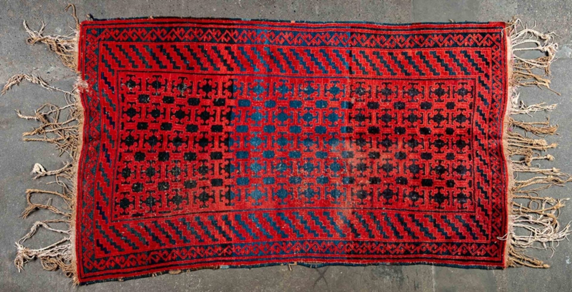 Seltener kirgisischer "Hauptteppich", Ende 19. Jhdt., Format ca. 236 x 148 cm. Wolle geknüpft auf W