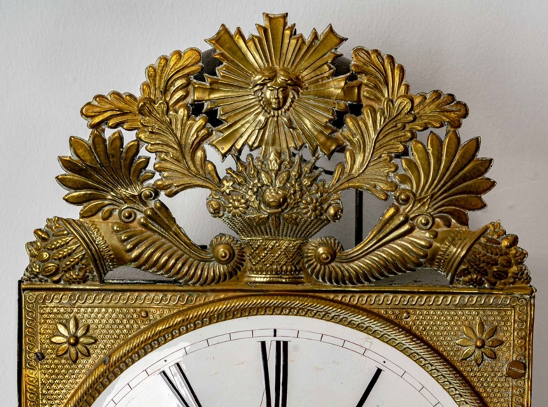 Antike Comtoise, Frankreich, 19. Jhdt., Ziffernblatt bez.: "Boutonnet à Rodez", ungeprüftes Uhrwerk - Image 3 of 9