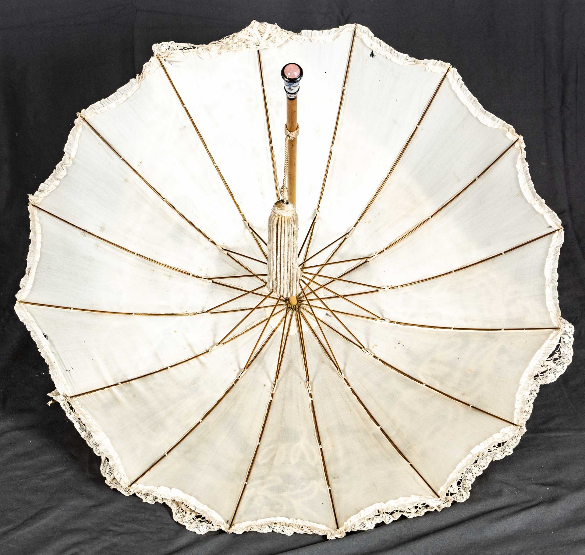 Antiker Sonnenschirm der Belle Epoque um 1890, aus dem Besitz der Familie von der Wense stammend; S - Image 4 of 8