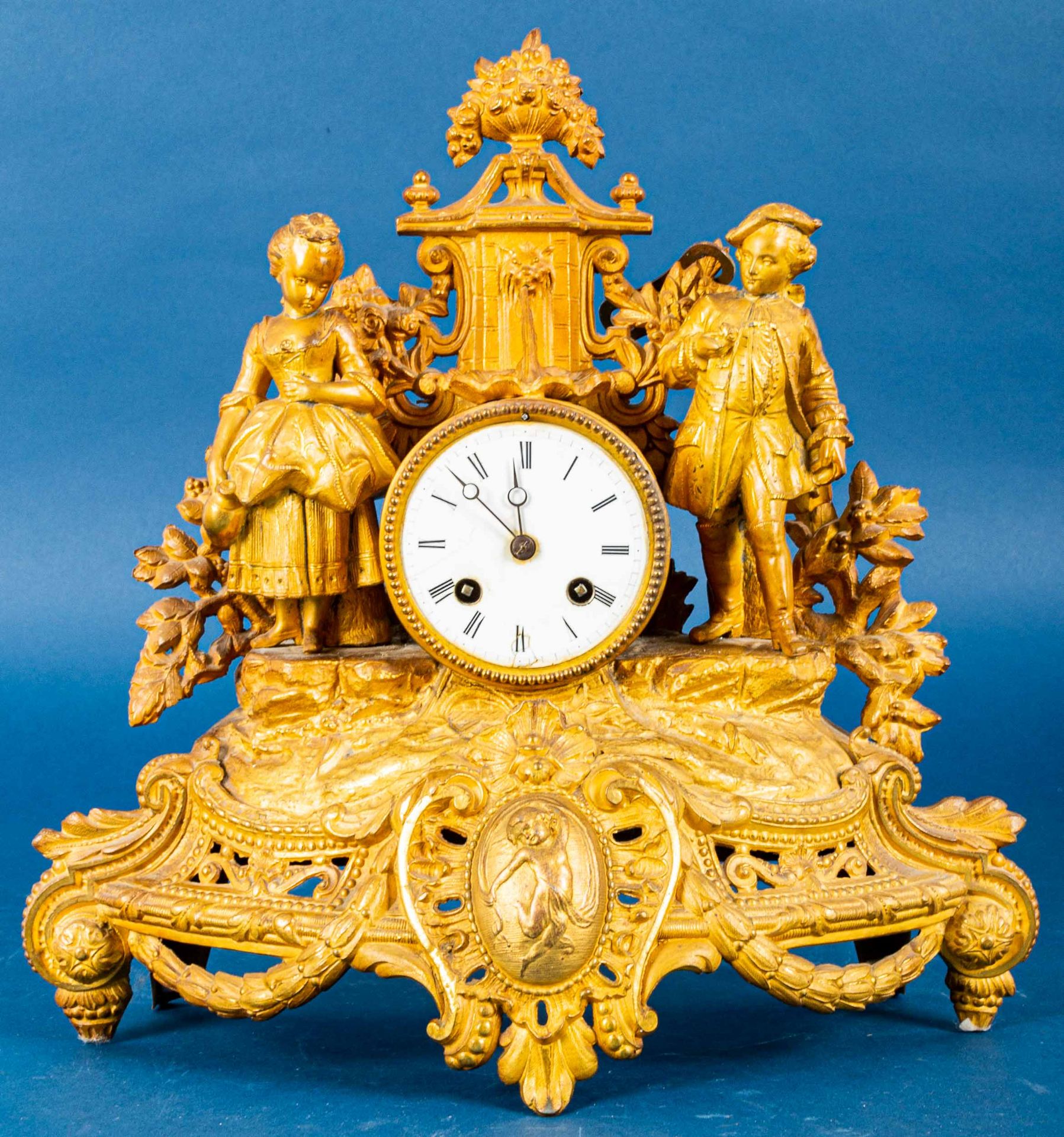 Antike Kaminuhr, vergoldetes Metallgussgehäuse mit figürlicher Bekrönung; ungeprüftes Uhrwerk mit S - Image 3 of 11