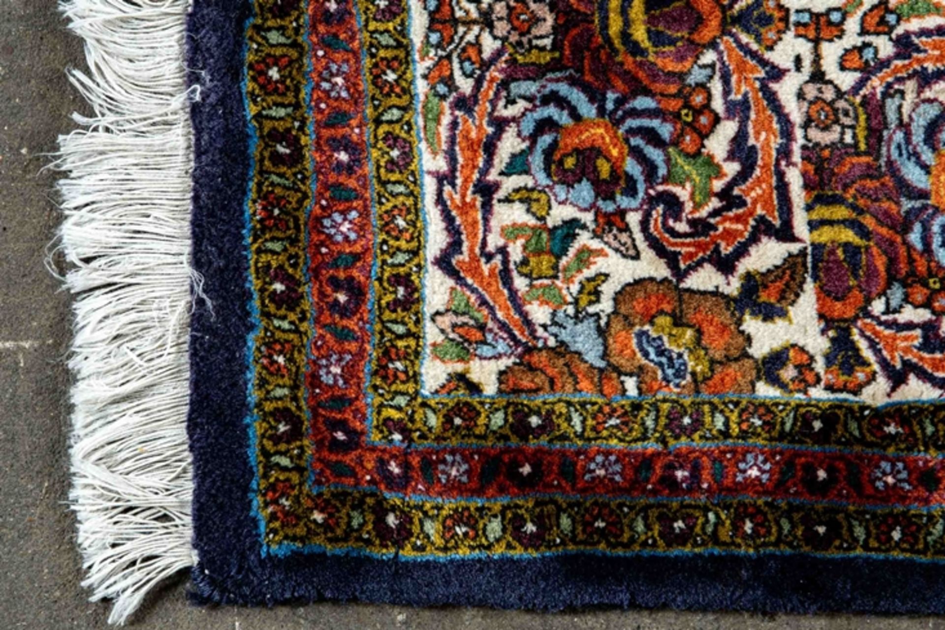 Großer MOUD-Teppich. Schwerer Teppich, Iran Ende 20./Anfang 21. Jhdt., ca. 339 x 252 cm, durchgemus - Image 3 of 7