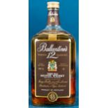 2 l Ballantines Magnum Scotch Whisky.