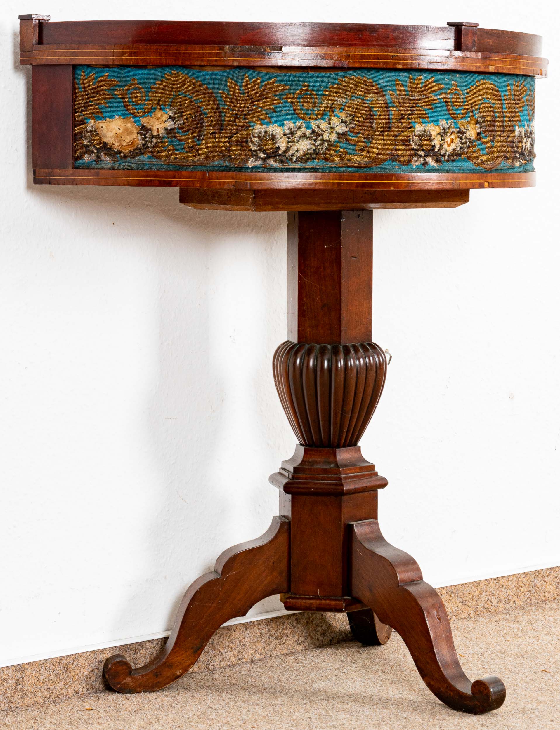 Antike Jardiniere, Biedermeier, norddeutsch um 1830/35, halbmondförmiger bepflanzbarer Tisch mit Zi - Image 8 of 11