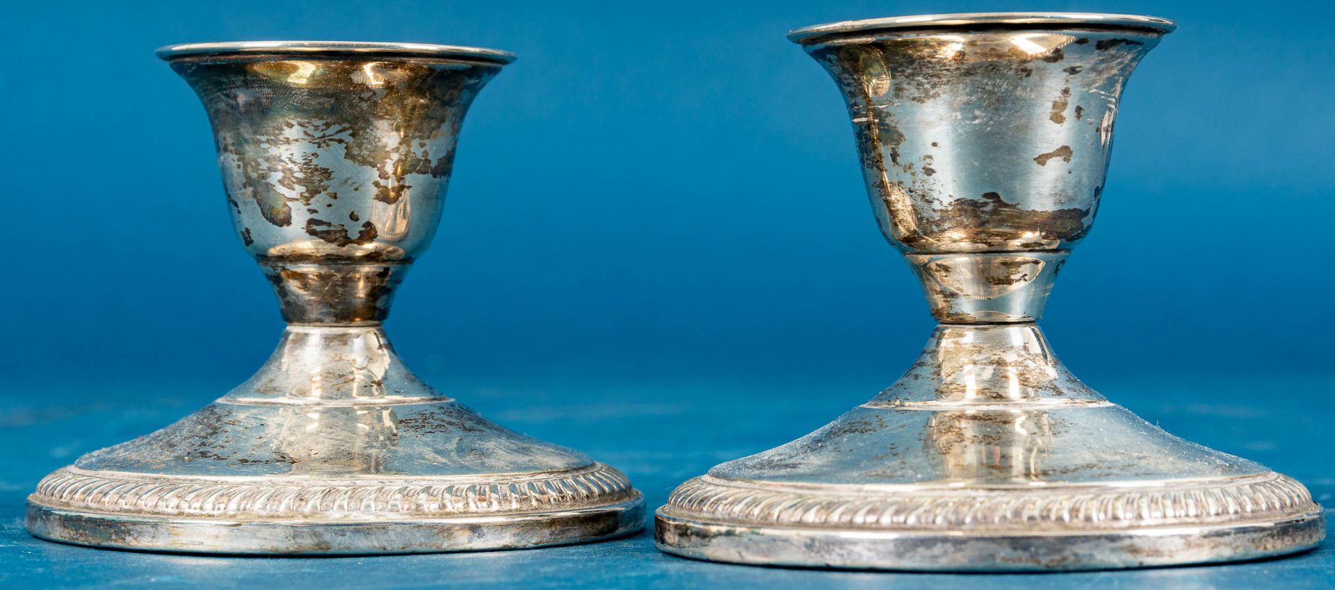 Paar einflammiger STERLING-Silber Tischkerzenleuchter, Stand gefüllt. Höhe je ca. 7 cm, Durchmesser - Bild 2 aus 7