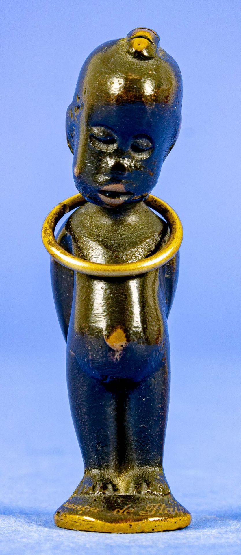 Afrikanischer Knabe mit Halsreif, als Petschaft geeignet, Höhe ca. 6,2 cm, ungravierte Bodenplatte. - Image 2 of 11