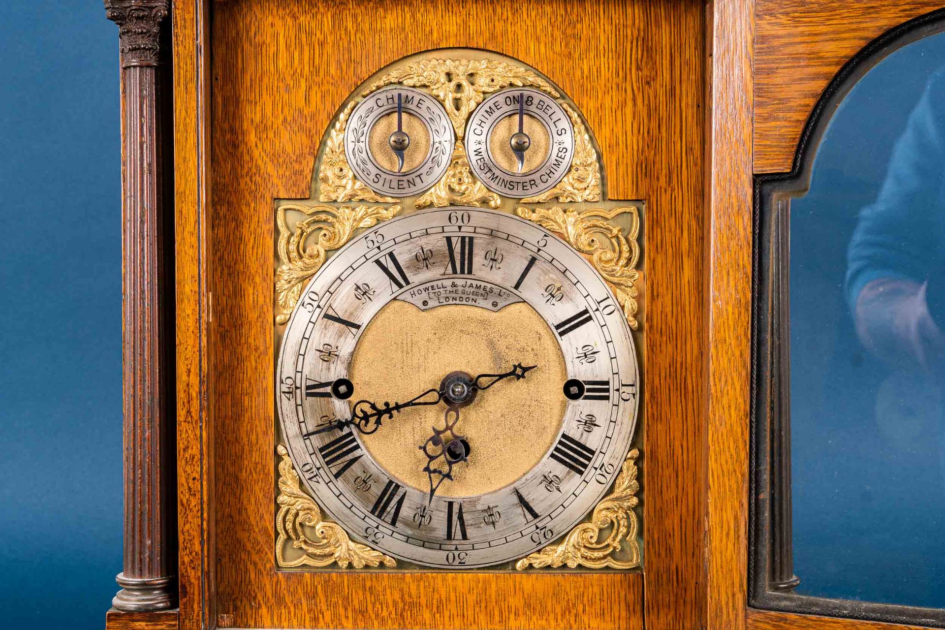 Große englische Kaminuhr, sogen. Bracket - Clock, Engl. um 1900/ 20. Massives Eichengehäuse, aufwän - Image 3 of 43