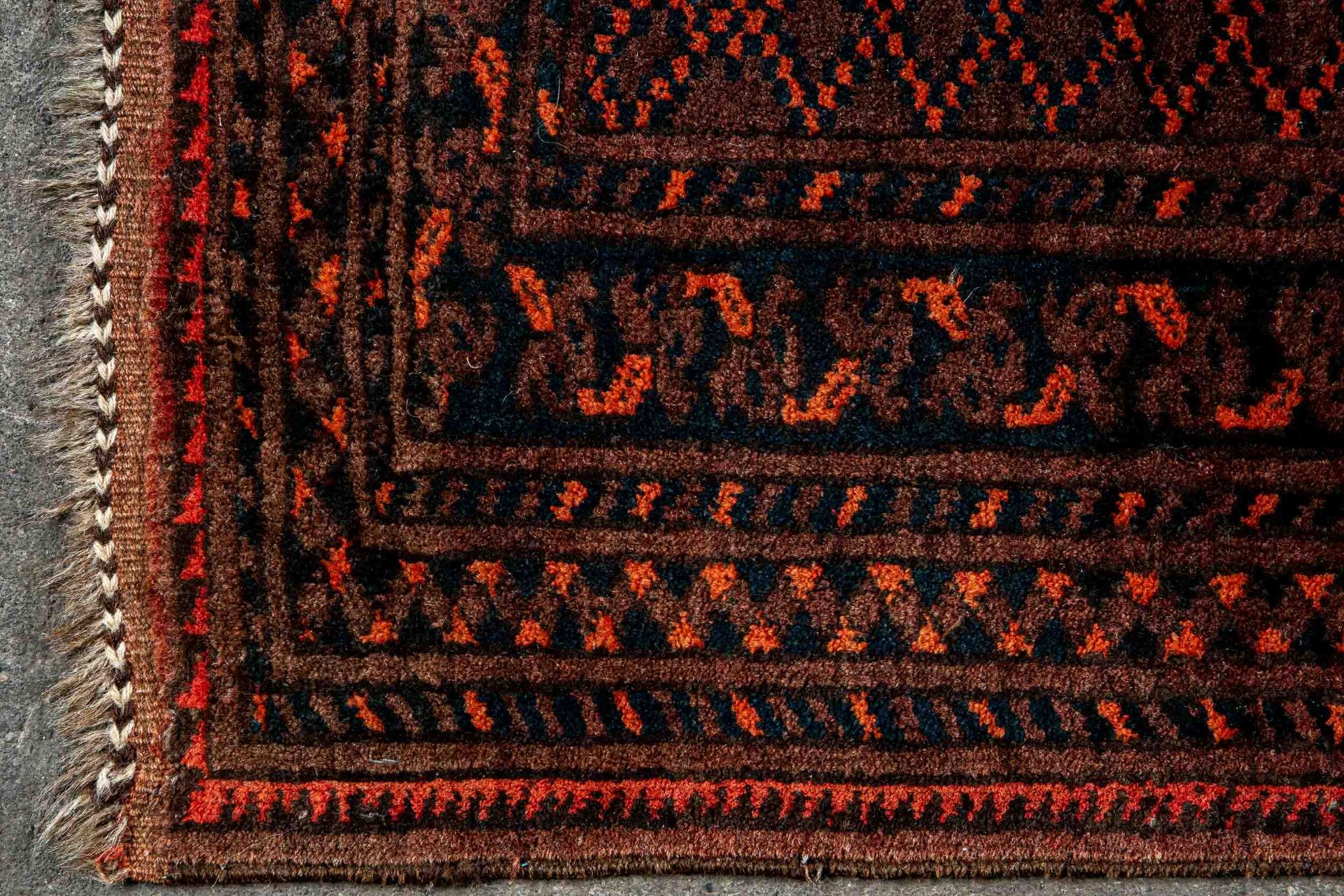 Größere Afghan - Teppichbrücke der 1960er/70er Jahre, ca. 236 x 159 cm, Wolle auf Wolle, von mehrer - Image 2 of 8