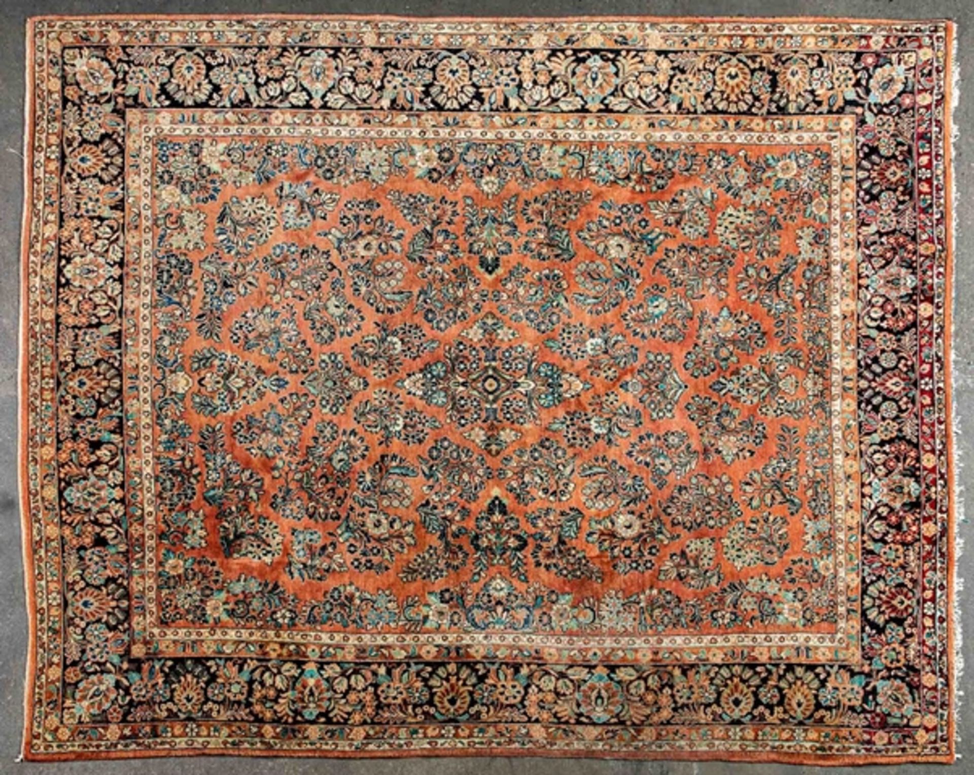 Älterer Sarough, nordwestlicher Iran, ca. 248 x 303 cm, ungereinigter Fundzustand, lachsfarbiger Fo