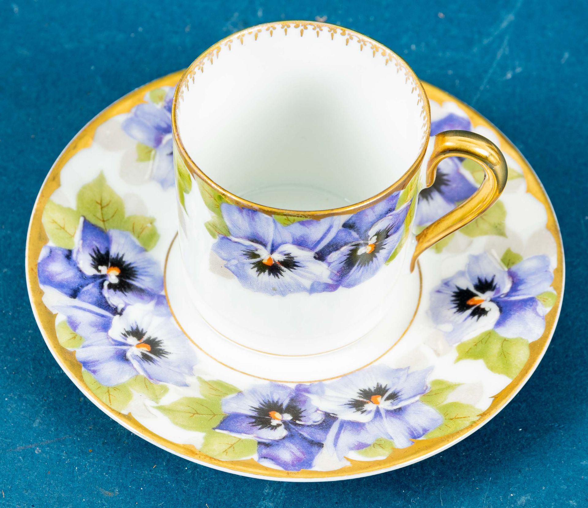 2teiliges Mokkagedeck, Rosenthal "Viktoria Luise", Weißporzellan mit polychromem Stiefmütterchen-De - Image 3 of 7