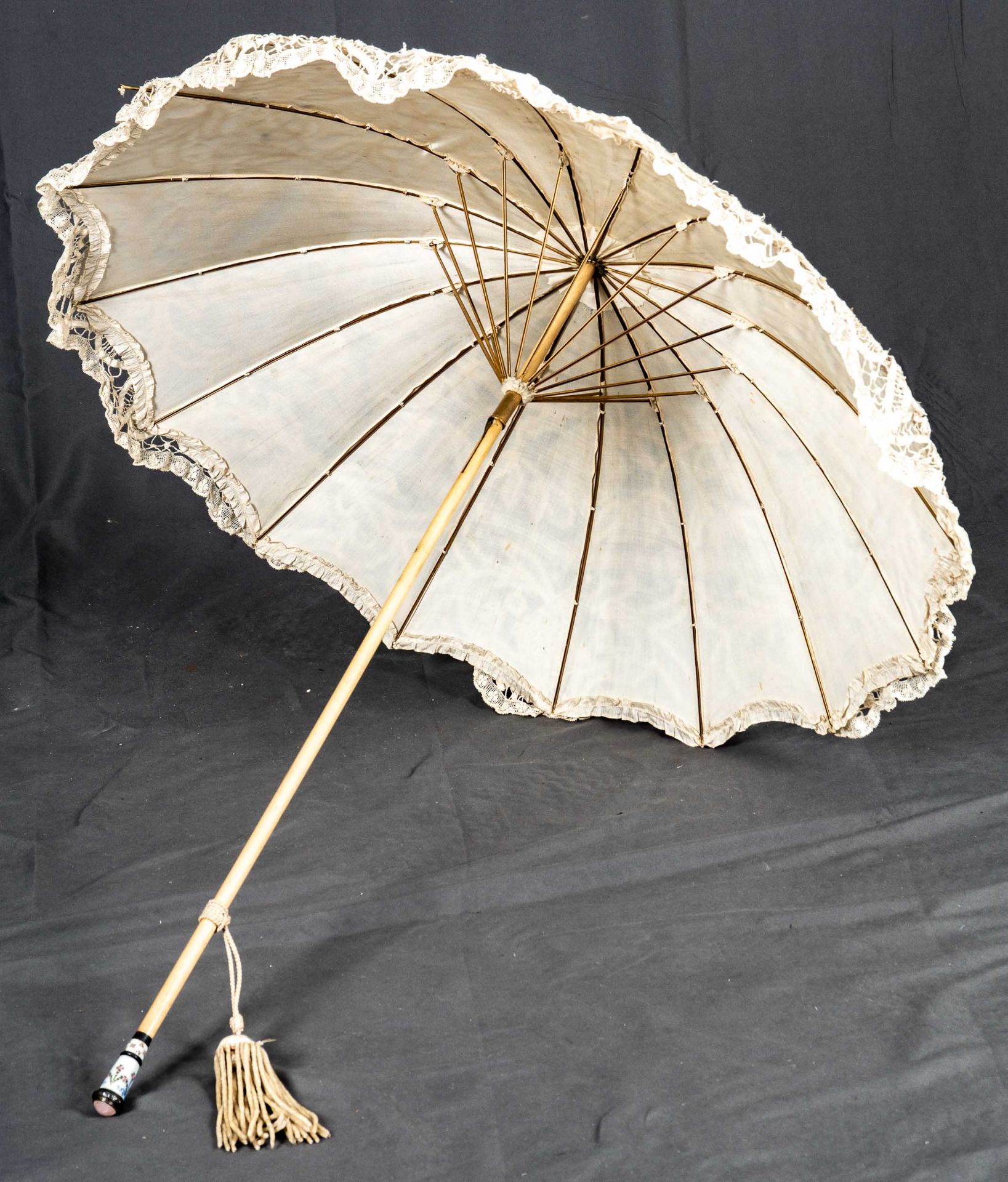 Antiker Sonnenschirm der Belle Epoque um 1890, aus dem Besitz der Familie von der Wense stammend; S