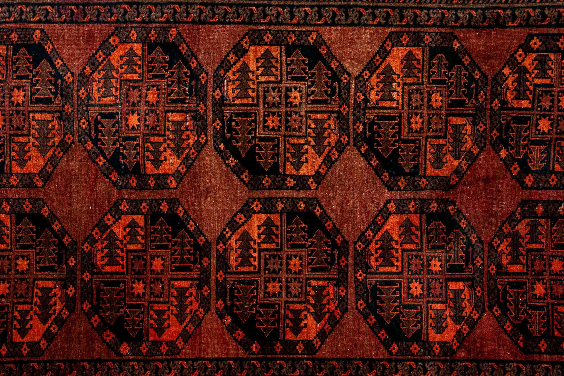 Größere Afghan - Teppichbrücke der 1960er/70er Jahre, ca. 236 x 159 cm, Wolle auf Wolle, von mehrer - Image 4 of 8