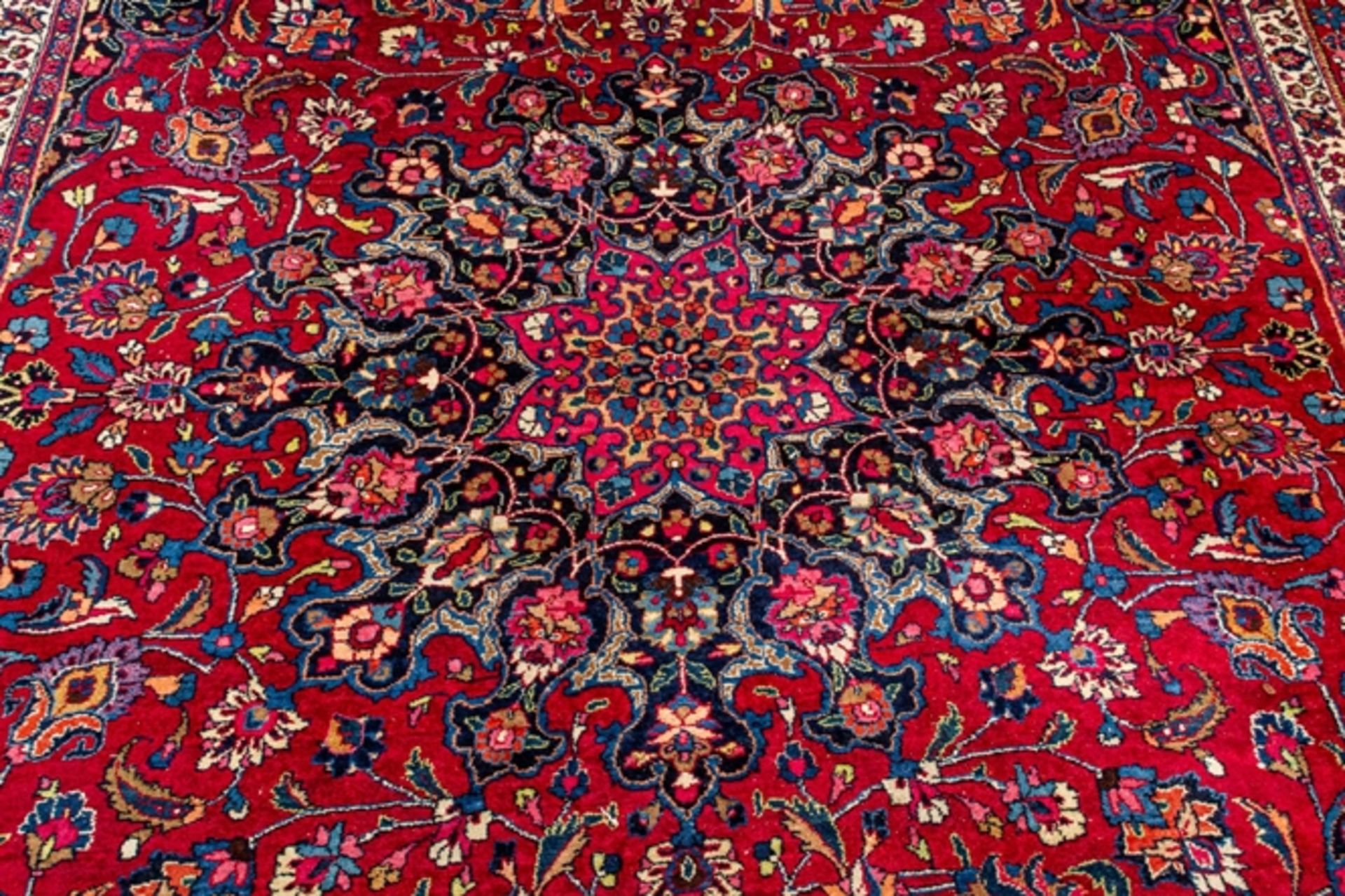 Mesched, iranischer Orientteppich, ca. 266 x 385 cm, guter, unperfekter Erhalt. In der Bordüre sign - Image 7 of 11