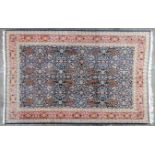 Aelterer türkischer HEREKE-Teppich, floral durchgemusterter Fond, ca. 185 x 275 cm, geringe Shirazi