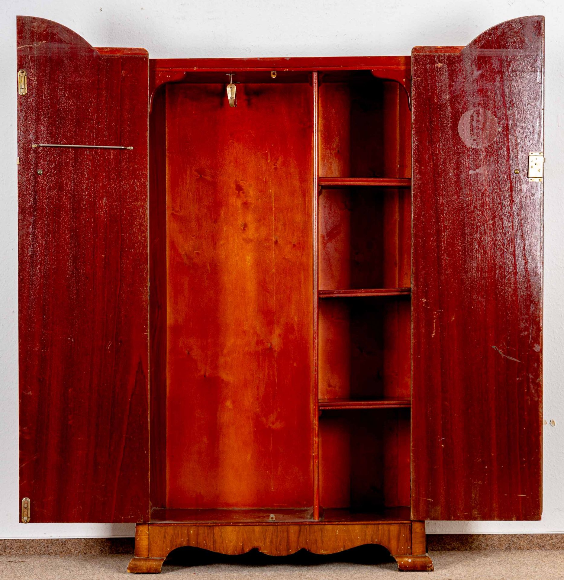 2türiger Wäscheschrank, Art-Deco der 1920er/30er Jahre, mit Nussbaum- & Nussbaumwurzelholz furniert - Bild 6 aus 8