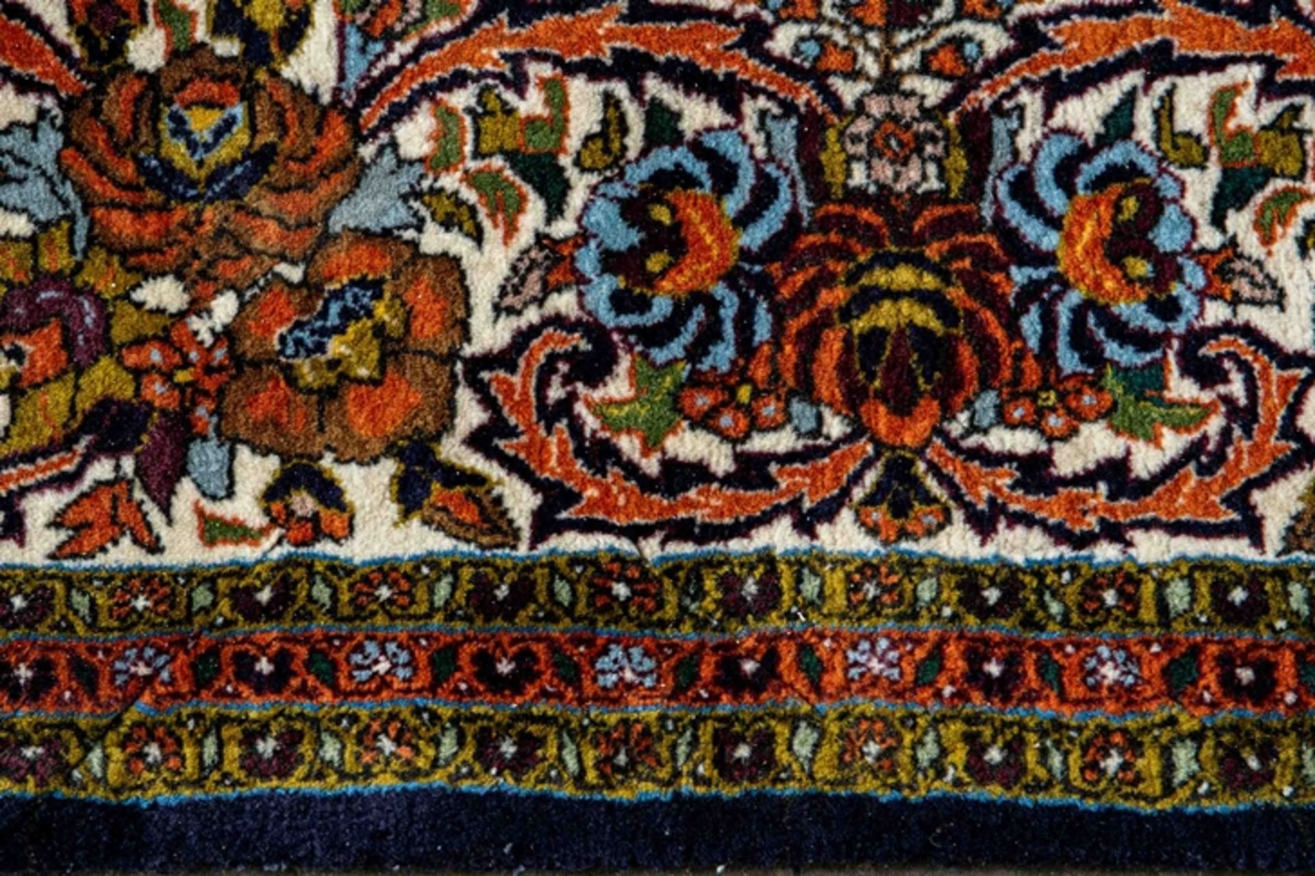 Großer MOUD-Teppich. Schwerer Teppich, Iran Ende 20./Anfang 21. Jhdt., ca. 339 x 252 cm, durchgemus - Image 7 of 7