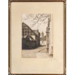 Altstadtgasse; hinter Glas gerahmte orig. Fotografie des Georg Schock, ca. 24, x 17 cm; unterhalb d