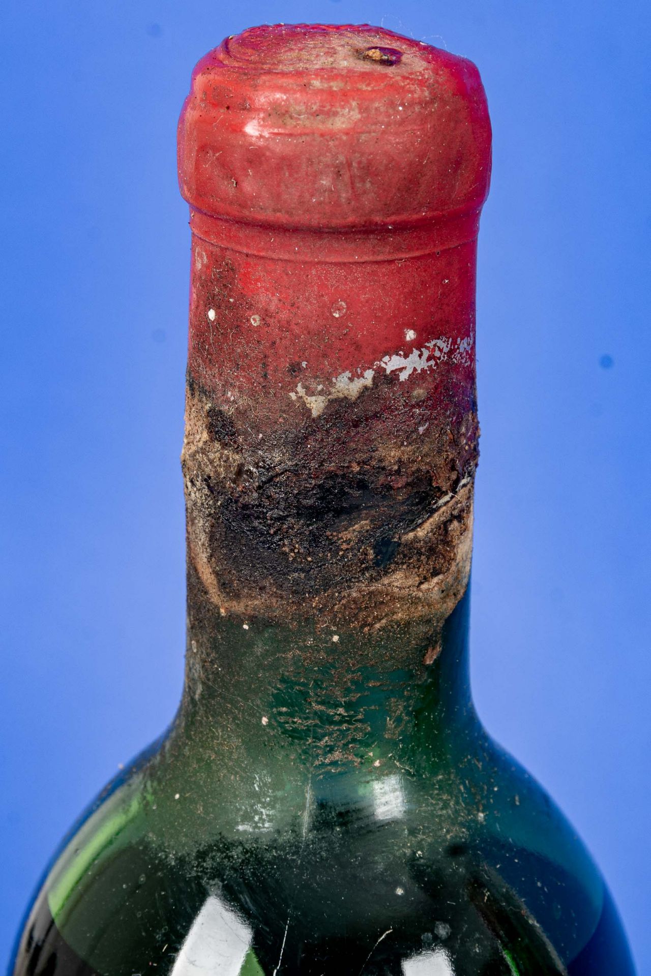 5 versch. Flaschen französischer Rotwein, zwischen 1970 und 1985 abgefüllt, leicht differierende Fü - Bild 4 aus 16