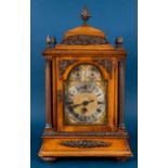 Große englische Kaminuhr, sogen. Bracket - Clock, Engl. um 1900/ 20. Massives Eichengehäuse, aufwän