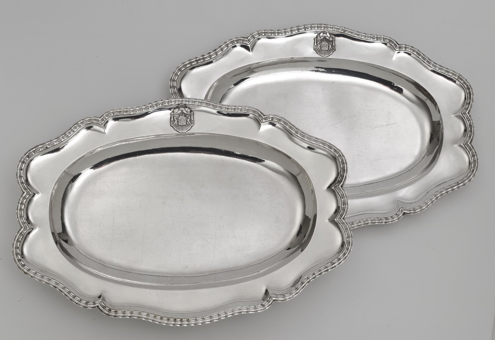 Two oval platters from the so-called "Bamberg Service" ATTENTION Lot 3-6 will be sold after lot 67